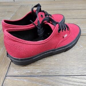 Vans Off The Wall Sneakers, Men's Size 4.5, Womens Size 6